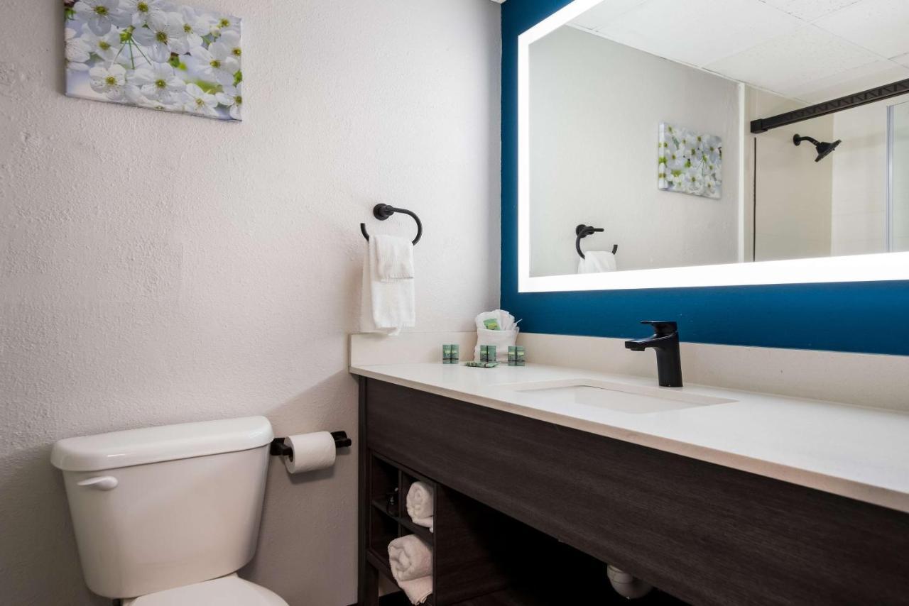 Best Western Bordentown Inn Екстериор снимка