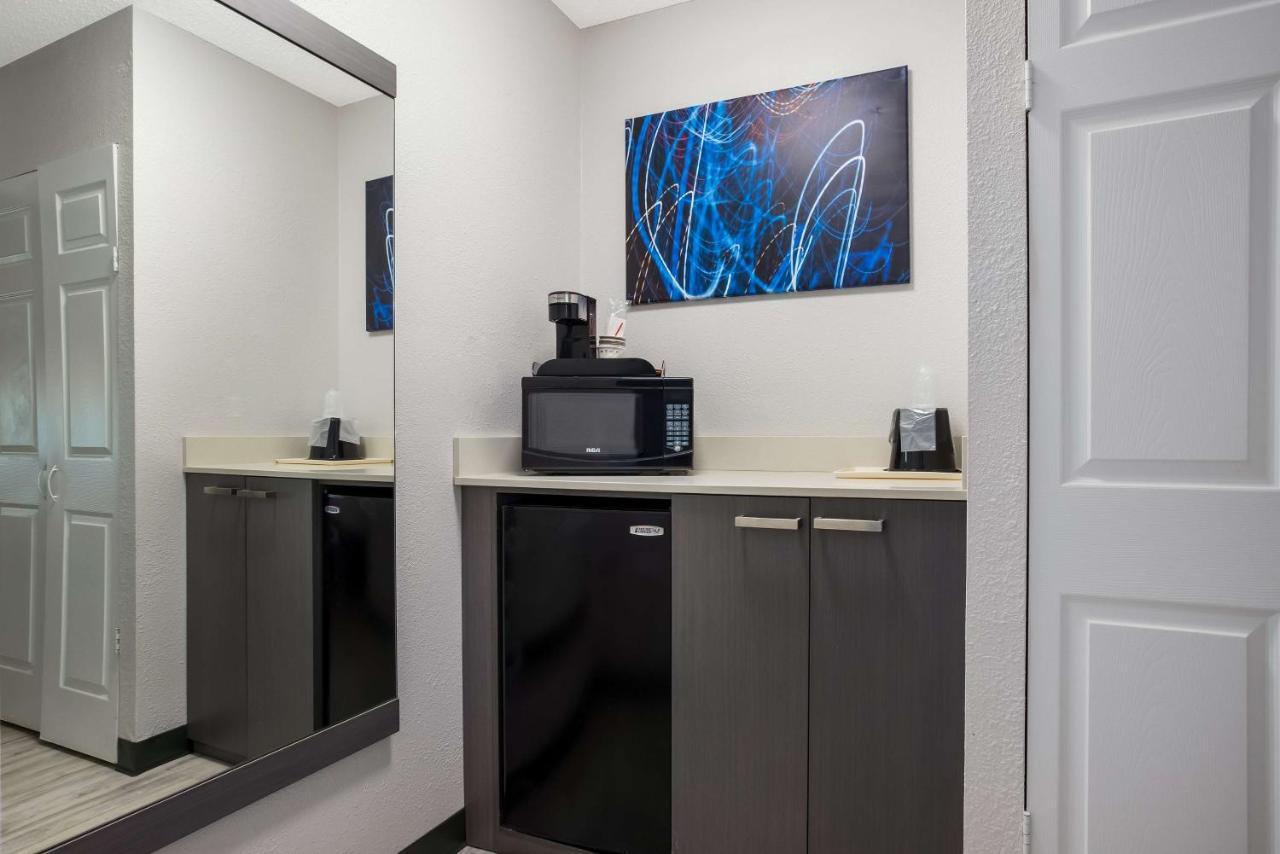 Best Western Bordentown Inn Екстериор снимка