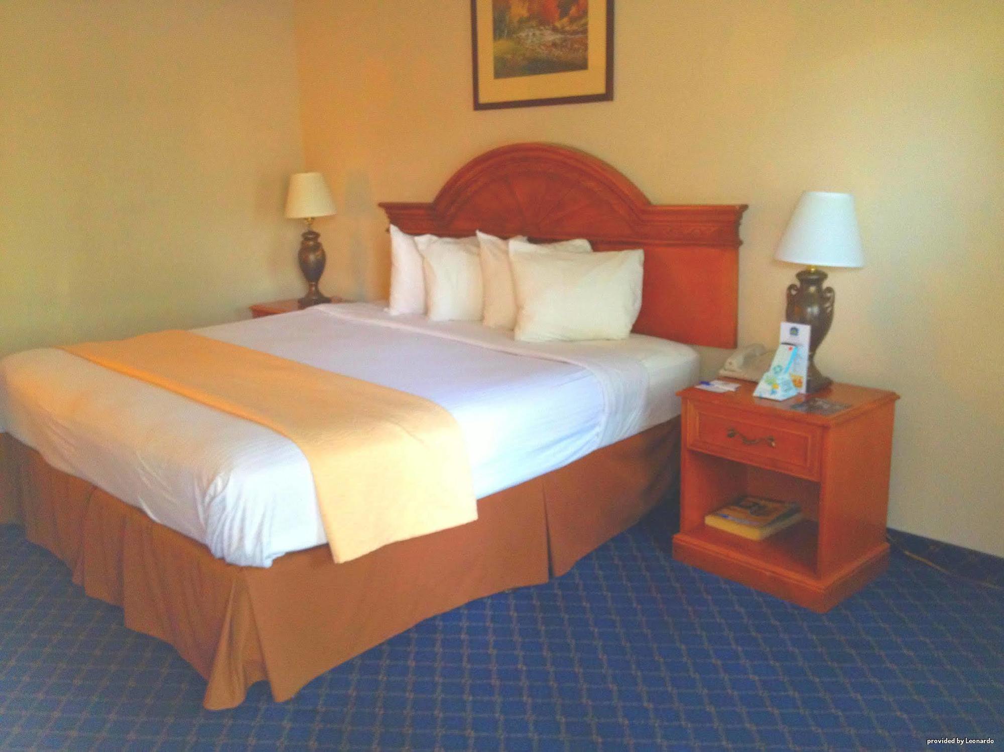 Best Western Bordentown Inn Стая снимка