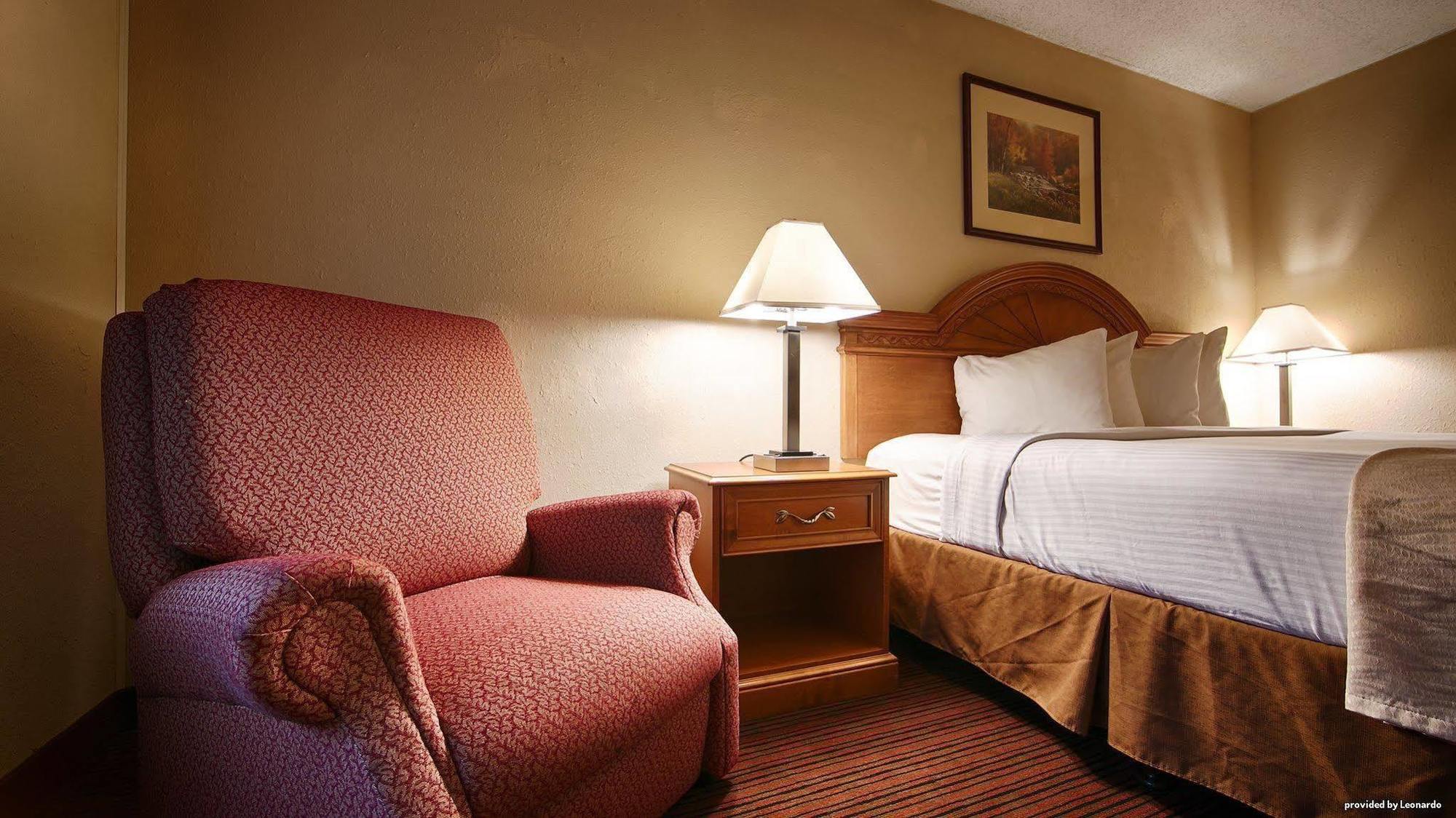 Best Western Bordentown Inn Екстериор снимка