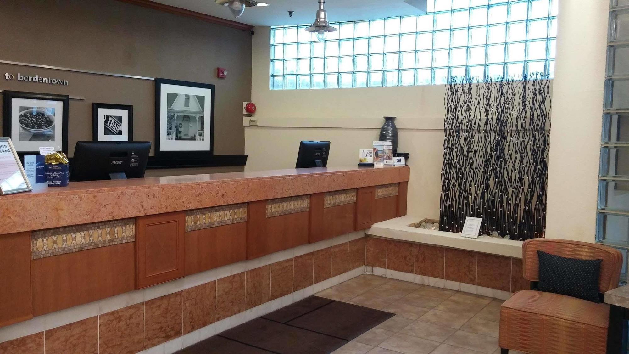 Best Western Bordentown Inn Екстериор снимка